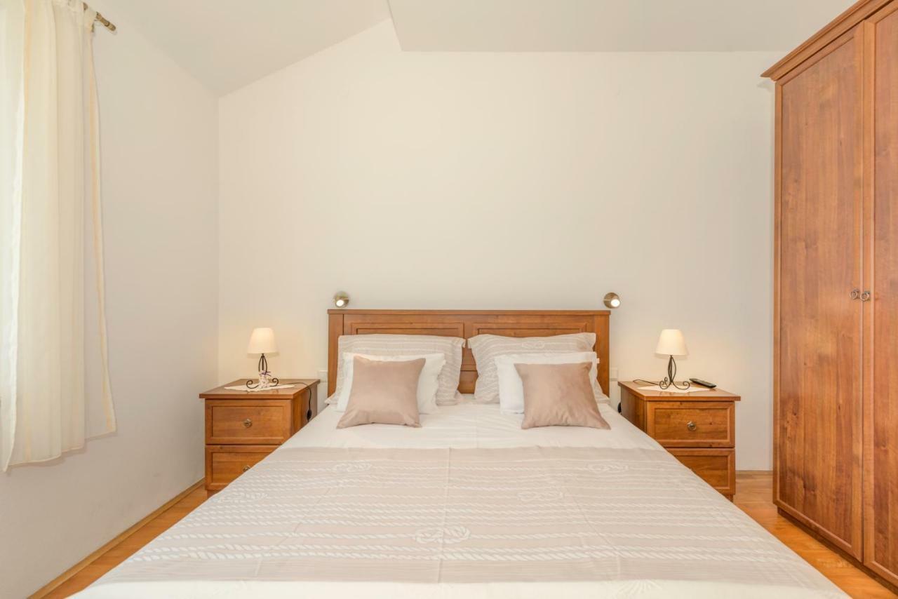 Ivkolina Hotel Хвар Екстериор снимка