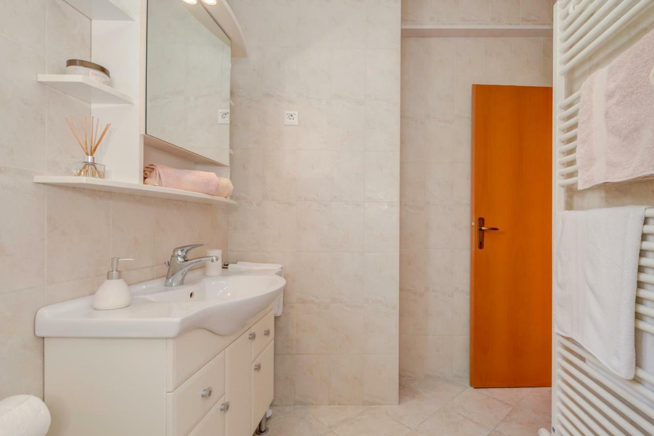 Ivkolina Hotel Хвар Екстериор снимка